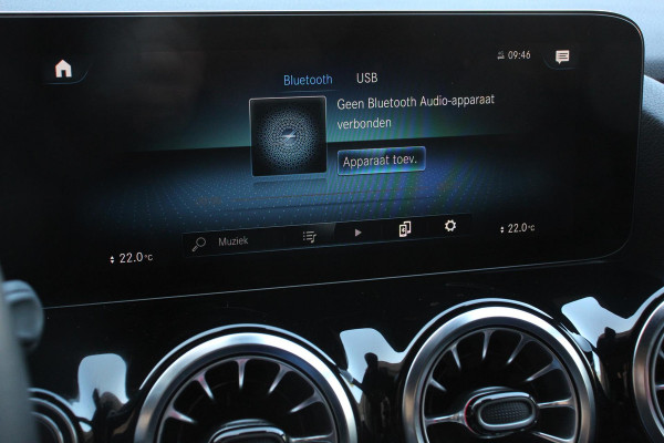 Mercedes-Benz GLA 200 163pk DCT Premium Plus | Navigatie | Parkeersensoren | Camera | Elektrische achterklep | Elektrisch Panorama dak | Cruise Control | Virtual Cockpit | Stoelverwarming | Sfeerverlichting | Climate Control