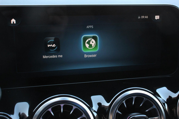 Mercedes-Benz GLA 200 163pk DCT Premium Plus | Navigatie | Parkeersensoren | Camera | Elektrische achterklep | Elektrisch Panorama dak | Cruise Control | Virtual Cockpit | Stoelverwarming | Sfeerverlichting | Climate Control