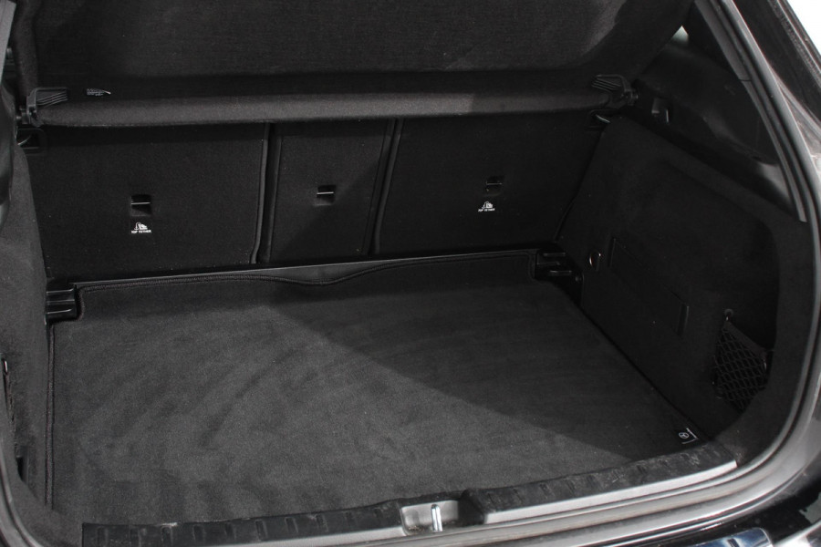 Mercedes-Benz GLA 200 163pk DCT Premium Plus | Navigatie | Parkeersensoren | Camera | Elektrische achterklep | Elektrisch Panorama dak | Cruise Control | Virtual Cockpit | Stoelverwarming | Sfeerverlichting | Climate Control