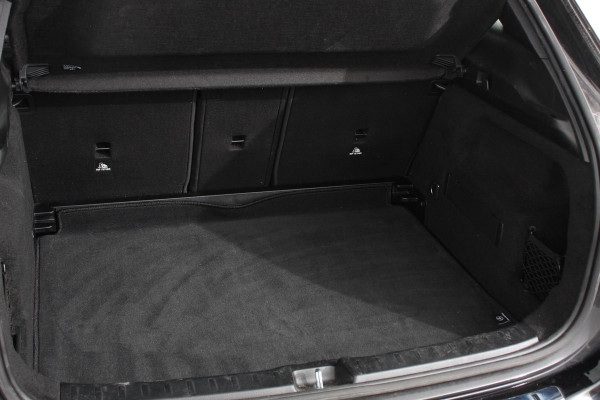 Mercedes-Benz GLA 200 163pk DCT Premium Plus | Navigatie | Parkeersensoren | Camera | Elektrische achterklep | Elektrisch Panorama dak | Cruise Control | Virtual Cockpit | Stoelverwarming | Sfeerverlichting | Climate Control
