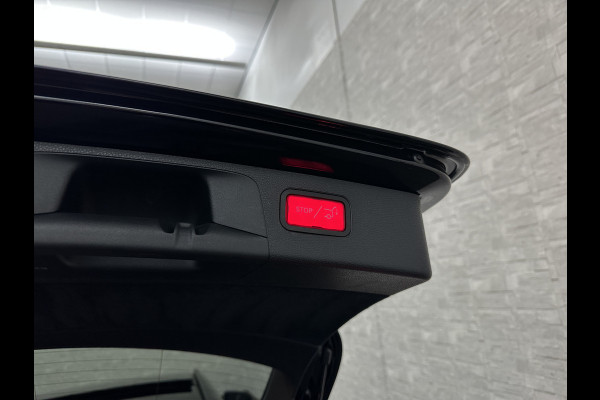 Mercedes-Benz E-Klasse Estate 53 AMG 4MATIC | Luchtvering | Carbon | 360 View | Burmester | Panorama | Distronic+ | Memory | Multibeam-LED | Luchtvering | Leder | Widescreen | Trekhaak | Sfeerverlichting | Night-Pakket | 20'' | Carplay | Stoelverwarming |