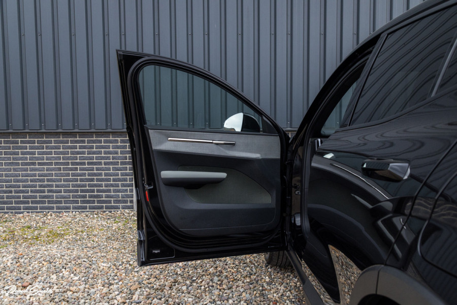 Volvo EX30 Cross Country Twin Motor Performance Ultra 69 kWh | Nieuw | Adaptieve cruise | Panorama dak | Harman Kardon | Memory | Blis |