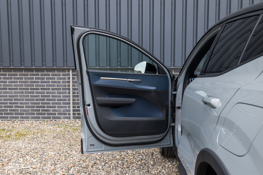 Volvo EX30 Cross Country Twin Motor Performance Ultra 69 kWh | Nieuw | Adaptieve cruise | Panorama dak | Harman Kardon | Memory | Blis |