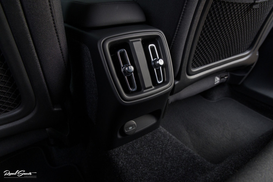 Volvo XC40 Recharge Plus | Adaptieve cruise | Blis | 19 Inch | Full LED |