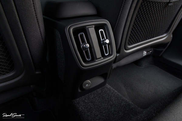 Volvo XC40 Recharge Plus | Adaptieve cruise | Blis | 19 Inch | Full LED |