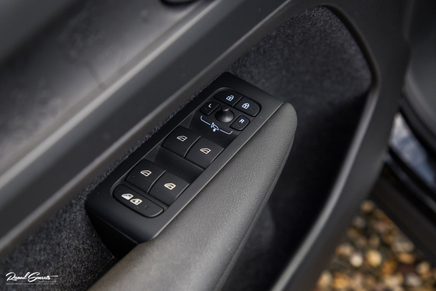 Volvo XC40 Recharge Plus | Adaptieve cruise | Blis | 19 Inch | Full LED |