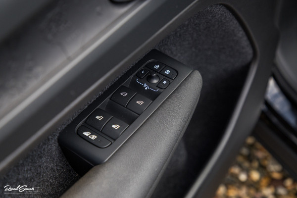 Volvo XC40 Recharge Plus | Adaptieve cruise | Blis | 19 Inch | Full LED |