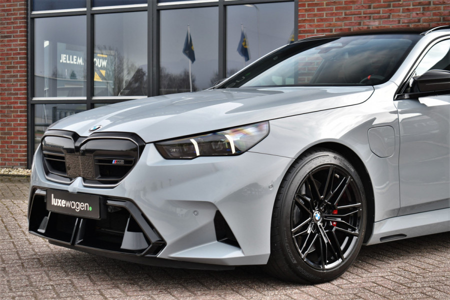 BMW 5 Serie Touring M5 Pano M-Driver Co-Pilot Trekh Alc-hemel B&W