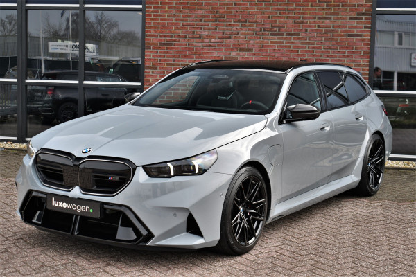 BMW 5 Serie Touring M5 Pano M-Driver Co-Pilot Trekh Alc-hemel B&W