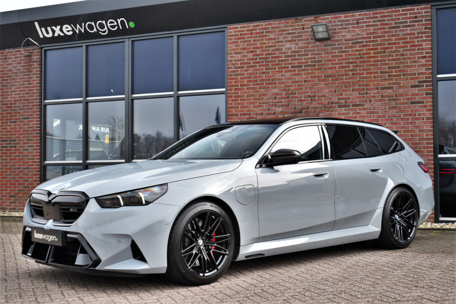 BMW 5 Serie Touring M5 Pano M-Driver Co-Pilot Trekh Alc-hemel B&W