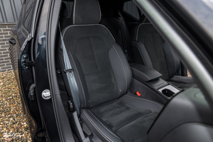Volvo XC40 Recharge Plus | Adaptieve cruise | Blis | 19 Inch | Full LED |