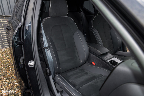 Volvo XC40 Recharge Plus | Adaptieve cruise | Blis | 19 Inch | Full LED |