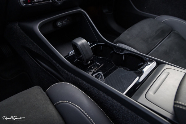 Volvo XC40 Recharge Plus | Adaptieve cruise | Blis | 19 Inch | Full LED |