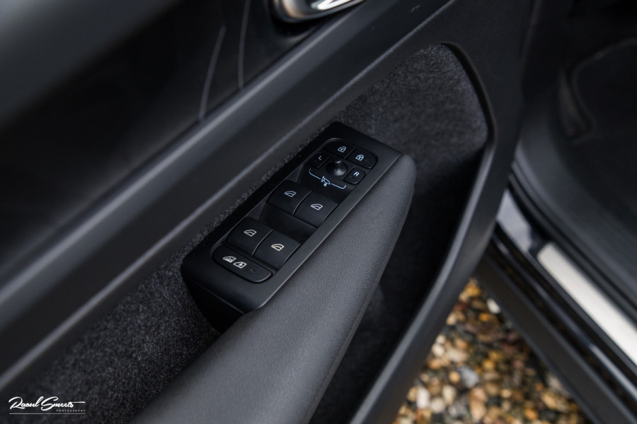 Volvo XC40 Recharge Plus | Adaptieve cruise | Blis | 19 Inch | Full LED |