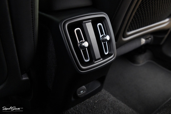 Volvo XC40 Recharge Plus | Adaptieve cruise | Blis | 19 Inch | Full LED |