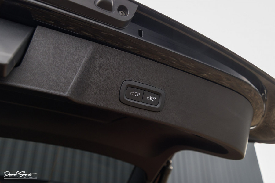 Volvo XC40 Recharge Plus | Adaptieve cruise | Blis | 19 Inch | Full LED |