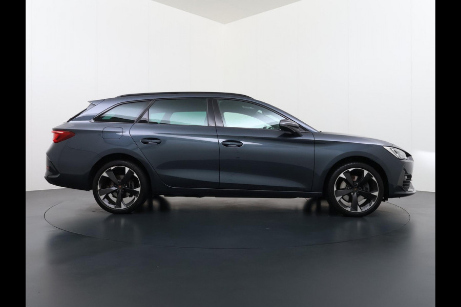 CUPRA Leon Sportstourer 1.4 eTSI PHEV FR VAN € 29.900,- VOOR € 26.877,- UW LENTEVOORDEEL € 3.023,-! | PHEV Plug-in Hybride | Perf. Stoelen | Stoel- & Stuurwielverwarming | Elektrische Achterklep | Compleet Onderhouden | Unieke KM-stand | Direct Rijklaar & Leverbaar |