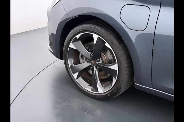 CUPRA Leon Sportstourer 1.4 eTSI PHEV FR VAN € 29.900,- VOOR € 26.877,- UW LENTEVOORDEEL € 3.023,-! | PHEV Plug-in Hybride | Perf. Stoelen | Stoel- & Stuurwielverwarming | Elektrische Achterklep | Compleet Onderhouden | Unieke KM-stand | Direct Rijklaar & Leverbaar |