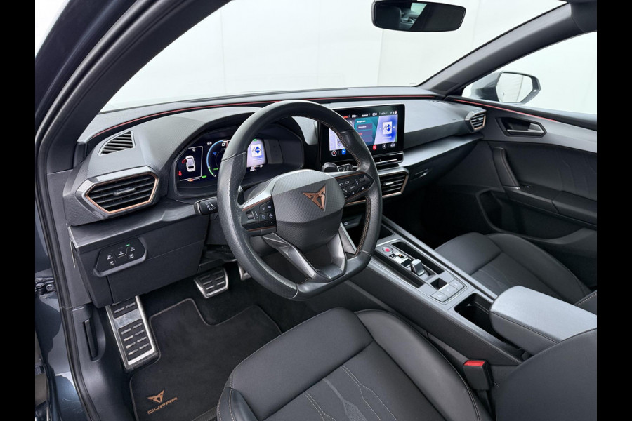 CUPRA Leon Sportstourer 1.4 eTSI PHEV FR VAN € 29.900,- VOOR € 26.877,- UW LENTEVOORDEEL € 3.023,-! | PHEV Plug-in Hybride | Perf. Stoelen | Stoel- & Stuurwielverwarming | Elektrische Achterklep | Compleet Onderhouden | Unieke KM-stand | Direct Rijklaar & Leverbaar |
