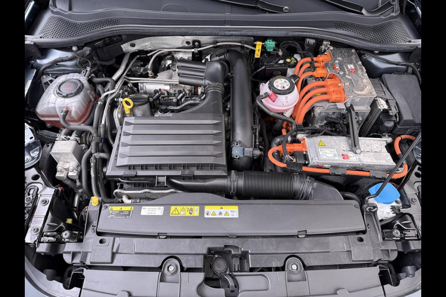 CUPRA Leon Sportstourer 1.4 eTSI PHEV FR VAN € 29.900,- VOOR € 26.877,- UW LENTEVOORDEEL € 3.023,-! | PHEV Plug-in Hybride | Perf. Stoelen | Stoel- & Stuurwielverwarming | Elektrische Achterklep | Compleet Onderhouden | Unieke KM-stand | Direct Rijklaar & Leverbaar |