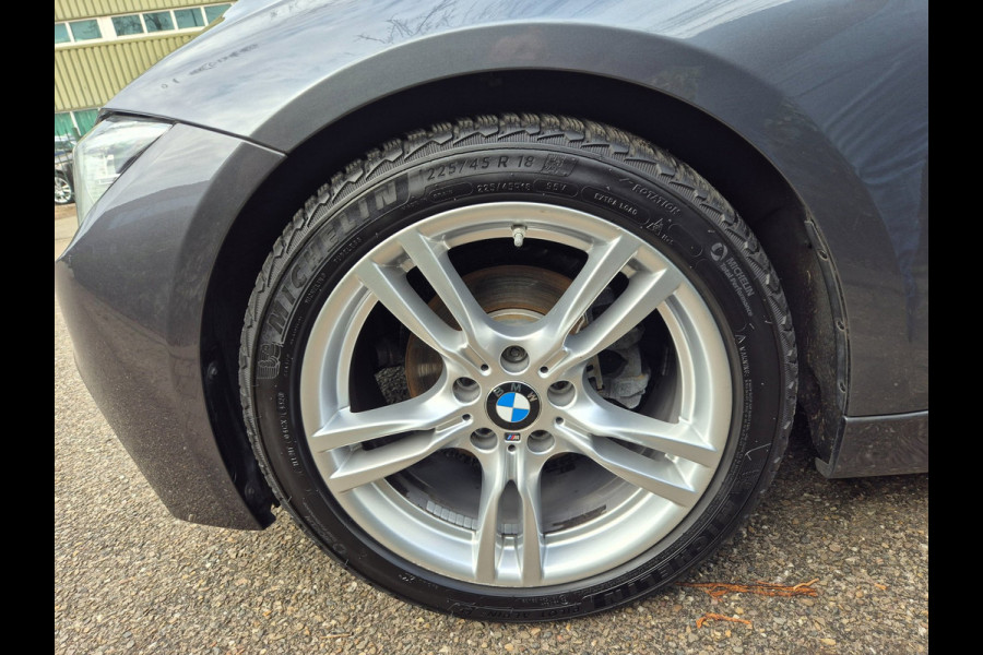 BMW 3 Serie Touring M Sport virtual Dash Nbt EVO Id6 Navi Apple CarPlay Corporate Lease