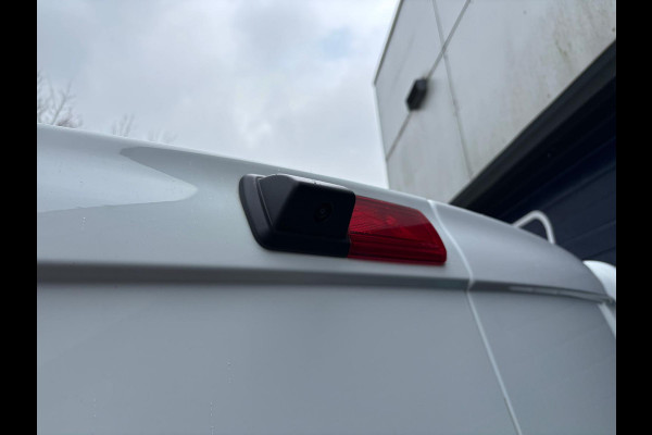 Renault Trafic T30 L2H1 150PK AUTOMAAT RED EDITION LED AIRCO CRUISE CONTROL CAMERA NAVIGATIE CARPLAY TREKHAAK