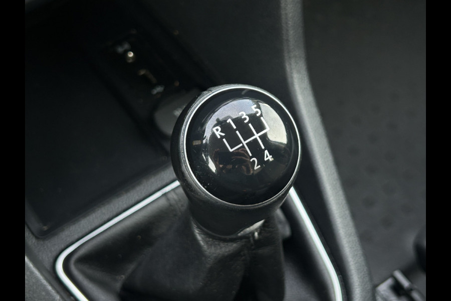 Volkswagen Caddy 2.0 TDI 102 PK HIGHLINE / L1H1 / 1e EIGENAAR / AIRCO / CRUISE / VOORRUITVERW / NAVI / APPLE CARPLAY