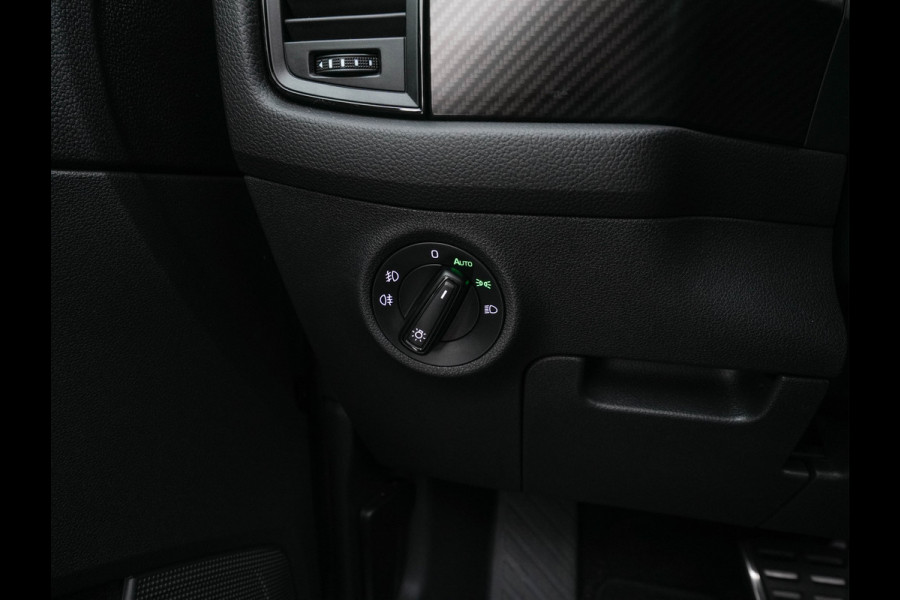 Škoda Kodiaq 1.5 TSI Sportline Business (INCL-BTW) Aut. *PANO | LEATHER-MICROFIBRE | FULL-LED | MEMORY-PACK | DIGI-COCKPIT | NAVI-FULLMAP | CAMERA | DAB+ | AMBIENT-LIGHT | KEYLESS | DAB+ | CARPLAY | PRIVACY-GLASS | 20"ALU*