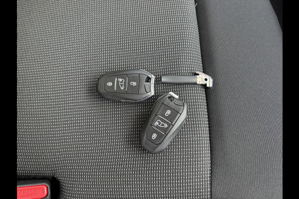 Toyota Proace Dynamic Long Worker 75kWh NIEUW! L3 348km WLTP 100kW Snelladen LED Climate Control Adaptieve Cruise Stoel/ Stuur verwarming Carplay Camera