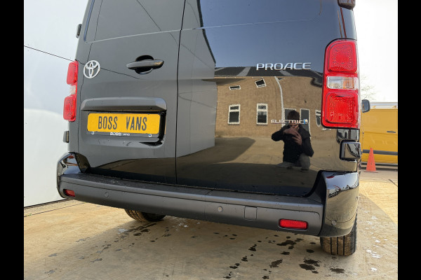 Toyota Proace Dynamic Long Worker 75kWh NIEUW! L3 348km WLTP 100kW Snelladen LED Climate Control Adaptieve Cruise Stoel/ Stuur verwarming Carplay Camera