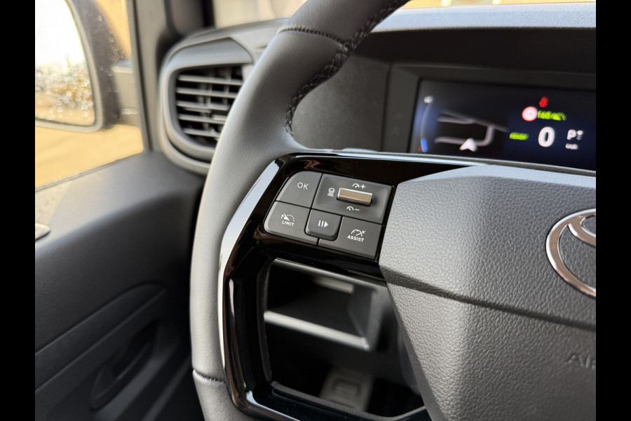 Toyota Proace Dynamic Long Worker 75kWh NIEUW! L3 348km WLTP 100kW Snelladen LED Climate Control Adaptieve Cruise Stoel/ Stuur verwarming Carplay Camera
