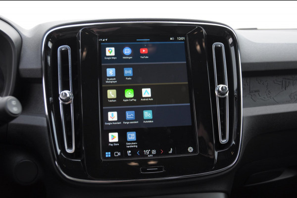 Volvo XC40 231PK Automaat Recharge Single motor Core / Leder interieur / Parkeersensoren met camera / Stoel - en stuurwielverwarming / Apple carplay / Bluetooth / Google infotainment / All seasonbanden