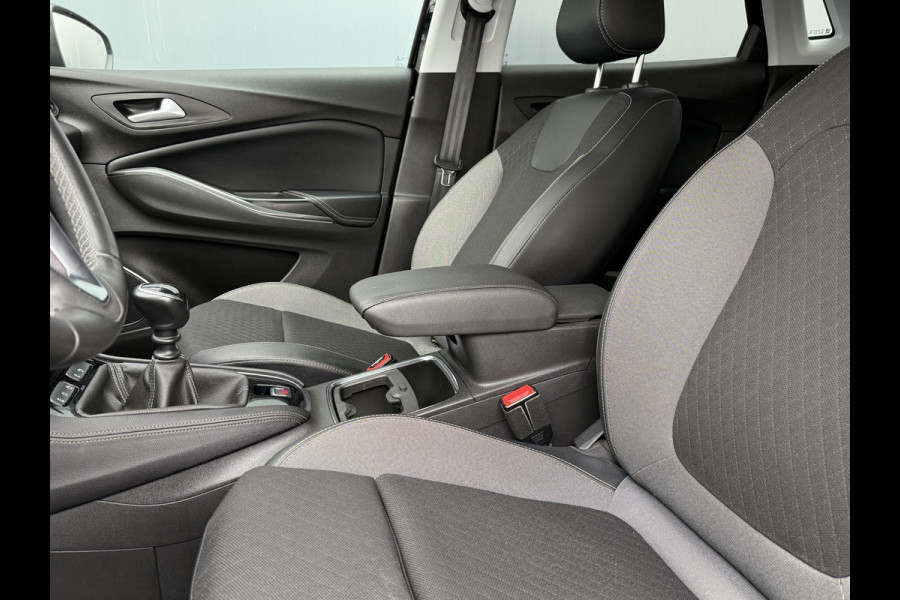 Opel Grandland X BWJ 2021 | 1.2T 131PK Bus Executive | TREKHAAK | CAMERA A | NAVI | CLIMA | PDC 2X | CARPLAY | LMV | PRIVACY GLASS