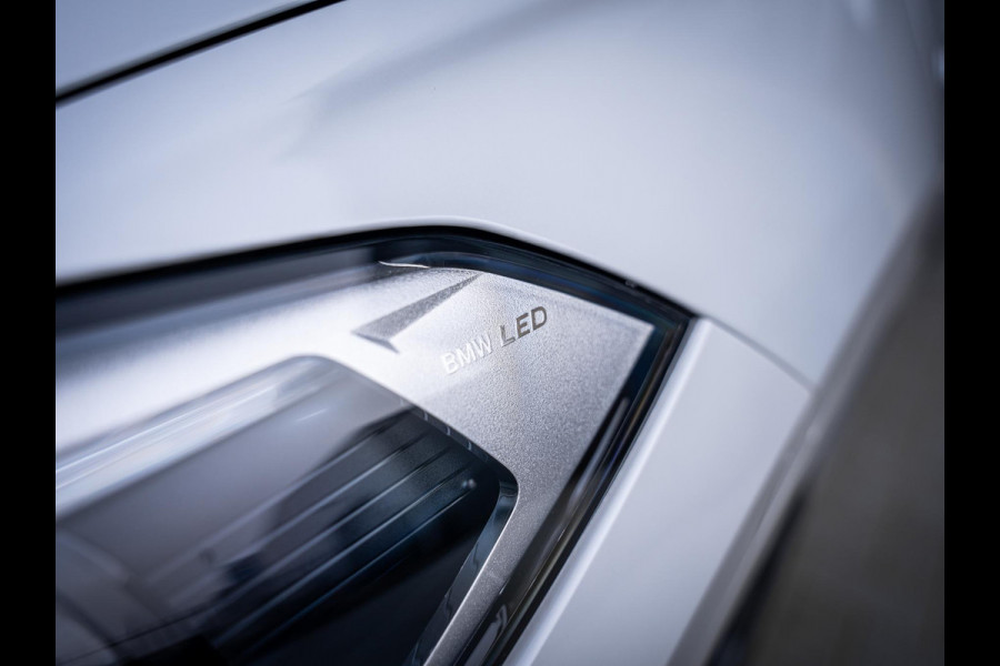 BMW X1 xDrive25e eDrive Edition M-Sport l Panorama l HUD l Trekhaak l Camera