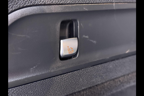 Mercedes-Benz EQC 400 4MATIC Business Solution AMG 80 kWh VAN € 35.900,- VOOR € 31.877,- UW LENTEVOORDEEL € 4.023,-! | SOH 94% | ADAPTIVE CRUISE CONTROL| ELEK. ACHTERKLEP| CAMERA| COMPLETE AUTO|