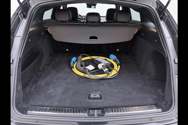 Mercedes-Benz EQC 400 4MATIC Business Solution AMG 80 kWh VAN € 35.900,- VOOR € 31.877,- UW LENTEVOORDEEL € 4.023,-! | SOH 94% | ADAPTIVE CRUISE CONTROL| ELEK. ACHTERKLEP| CAMERA| COMPLETE AUTO|