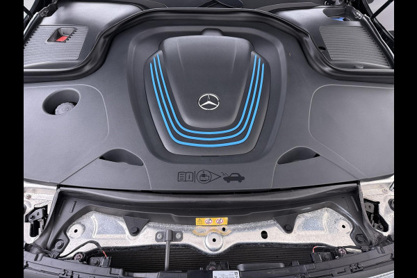 Mercedes-Benz EQC 400 4MATIC Business Solution AMG 80 kWh VAN € 35.900,- VOOR € 31.877,- UW LENTEVOORDEEL € 4.023,-! | SOH 94% | ADAPTIVE CRUISE CONTROL| ELEK. ACHTERKLEP| CAMERA| COMPLETE AUTO|