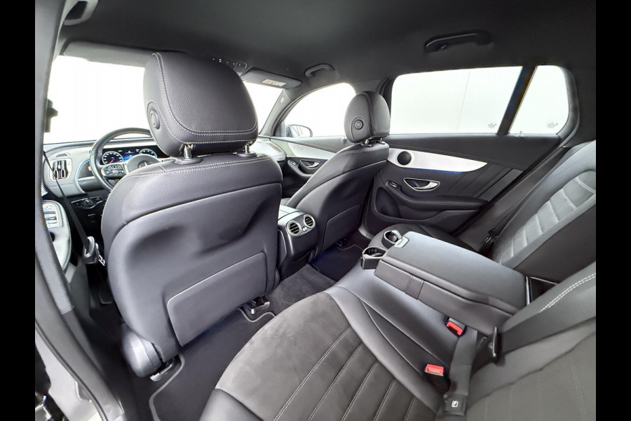 Mercedes-Benz EQC 400 4MATIC Business Solution AMG 80 kWh VAN € 35.900,- VOOR € 31.877,- UW LENTEVOORDEEL € 4.023,-! | SOH 94% | ADAPTIVE CRUISE CONTROL| ELEK. ACHTERKLEP| CAMERA| COMPLETE AUTO|