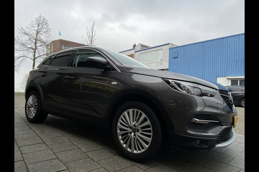 Opel Grandland X 1.2 Turbo Innovation - Panorama dak I Navigatie/Apple CarPlay I Airco I LED I PDC I Sport velgen I Dealer onderh.