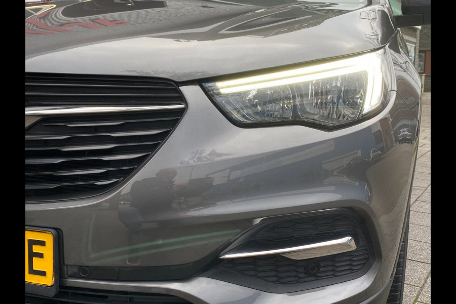 Opel Grandland X 1.2 Turbo Innovation - Panorama dak I Navigatie/Apple CarPlay I Airco I LED I PDC I Sport velgen I Dealer onderh.