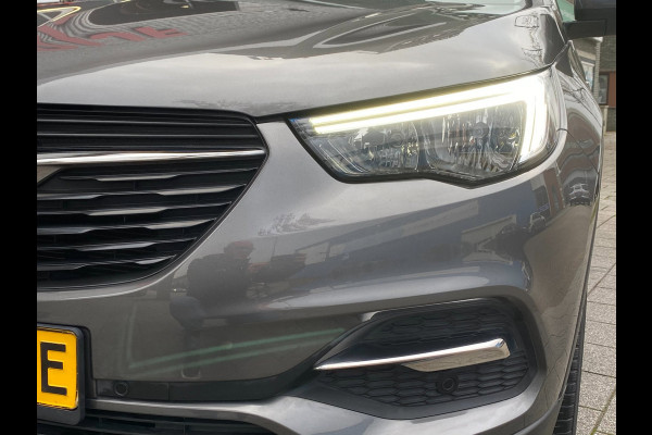 Opel Grandland X 1.2 Turbo Innovation - Panorama dak I Navigatie/Apple CarPlay I Airco I LED I PDC I Sport velgen I Dealer onderh.