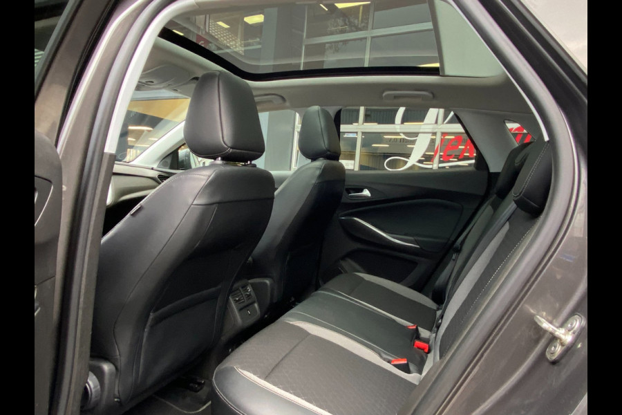 Opel Grandland X 1.2 Turbo Innovation - Panorama dak I Navigatie/Apple CarPlay I Airco I LED I PDC I Sport velgen I Dealer onderh.