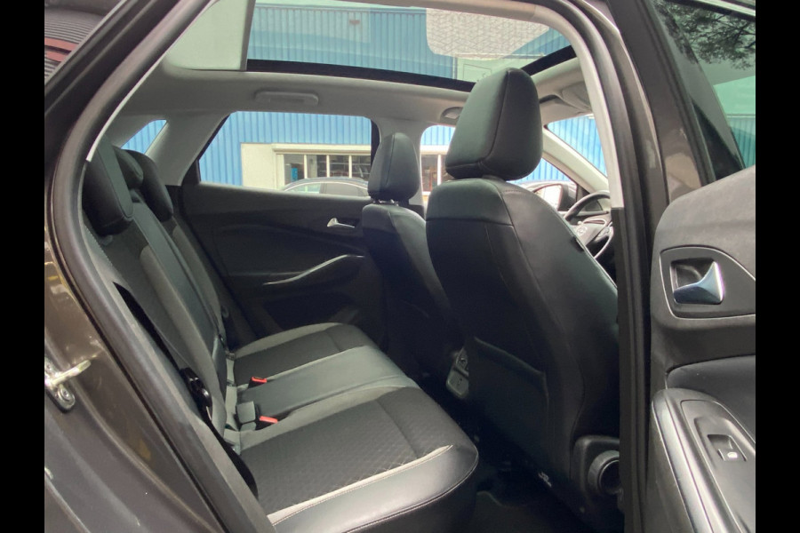 Opel Grandland X 1.2 Turbo Innovation - Panorama dak I Navigatie/Apple CarPlay I Airco I LED I PDC I Sport velgen I Dealer onderh.