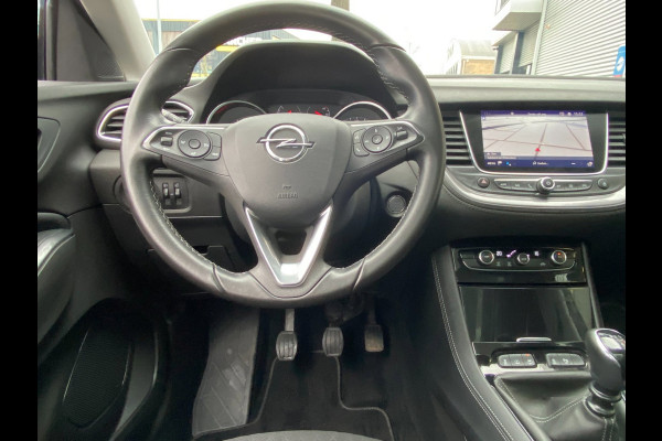Opel Grandland X 1.2 Turbo Innovation - Panorama dak I Navigatie/Apple CarPlay I Airco I LED I PDC I Sport velgen I Dealer onderh.
