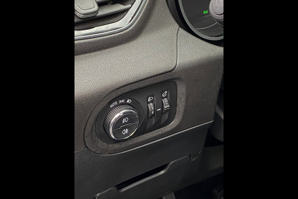 Opel Grandland X 1.2 Turbo Innovation - Panorama dak I Navigatie/Apple CarPlay I Airco I LED I PDC I Sport velgen I Dealer onderh.