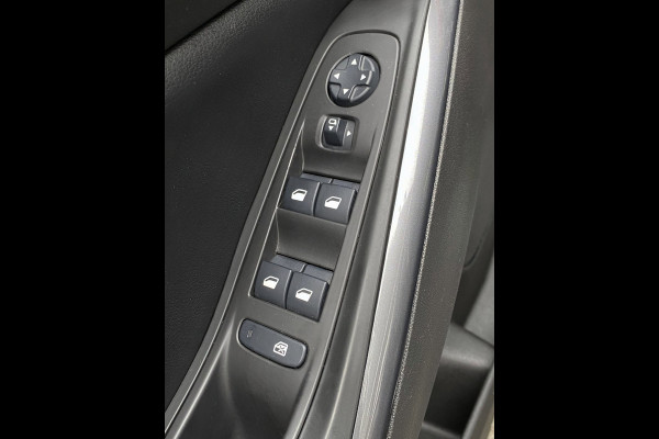 Opel Grandland X 1.2 Turbo Innovation - Panorama dak I Navigatie/Apple CarPlay I Airco I LED I PDC I Sport velgen I Dealer onderh.