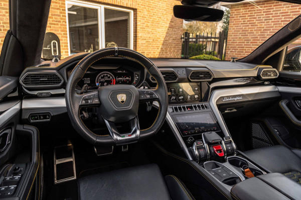 Lamborghini Urus 4.0 V8 650 PK Pano Keramisch B&O Advanced Massage Luchtvering 360 Camera ACC 22''