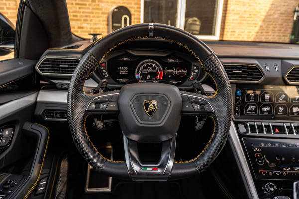 Lamborghini Urus 4.0 V8 650 PK Pano Keramisch B&O Advanced Massage Luchtvering 360 Camera ACC 22''