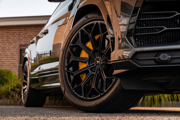 Lamborghini Urus 4.0 V8 650 PK Pano Keramisch B&O Advanced Massage Luchtvering 360 Camera ACC 22''
