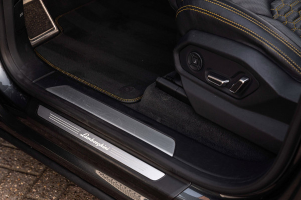 Lamborghini Urus 4.0 V8 650 PK Pano Keramisch B&O Advanced Massage Luchtvering 360 Camera ACC 22''